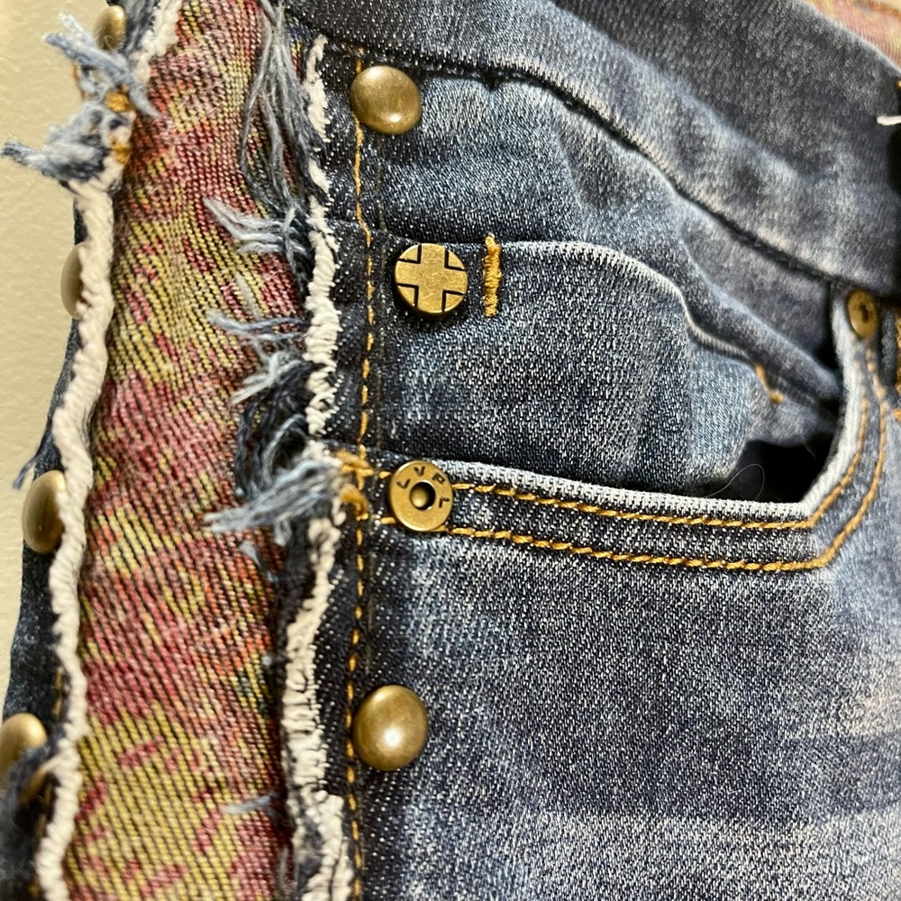 Liverpool LVPL “Collette” Jeans with Grommet Details Raw Hem Size 12 - Picture 5 of 9